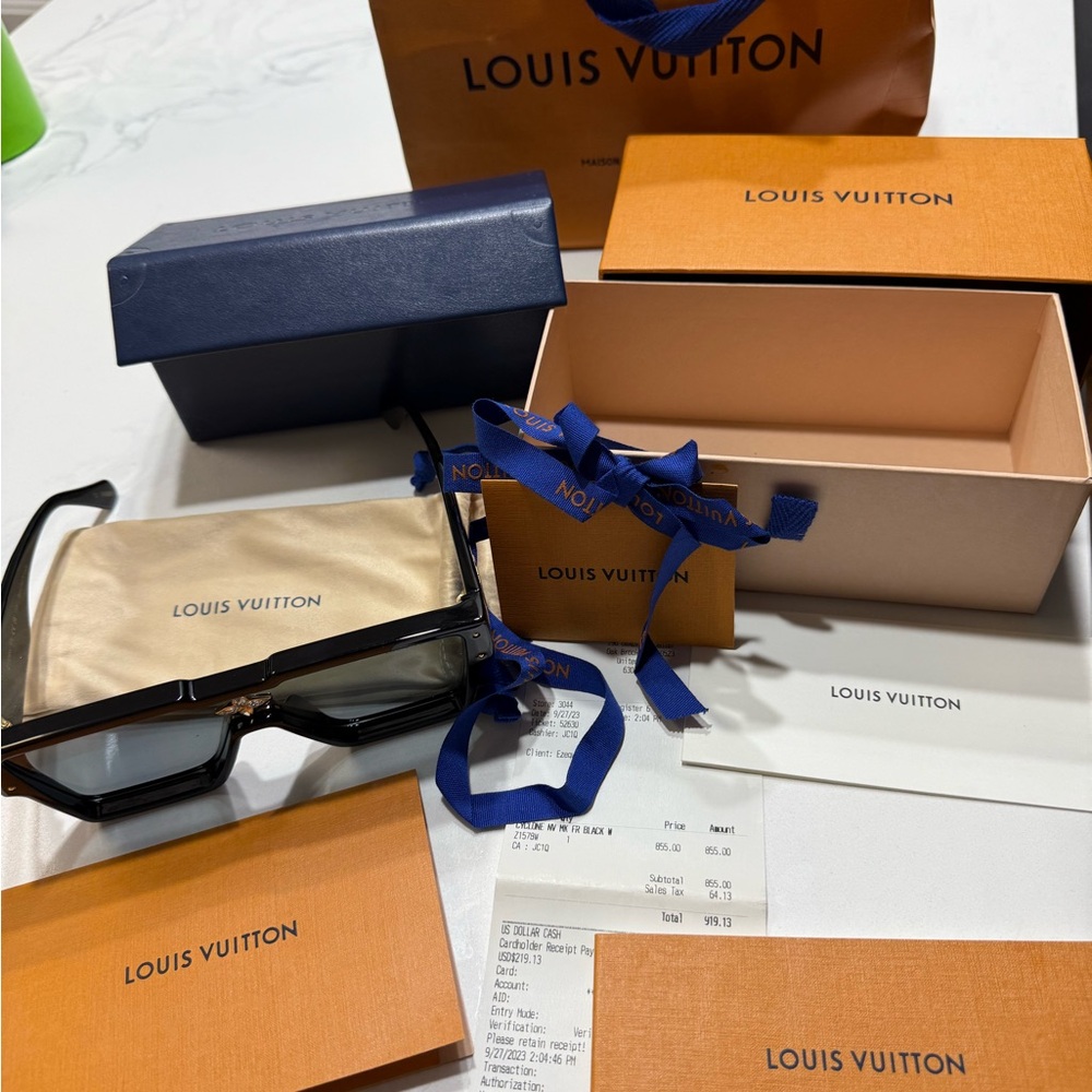 Louis Vuitton Black Sunglasses with Gold Details - Picture 2 of 11